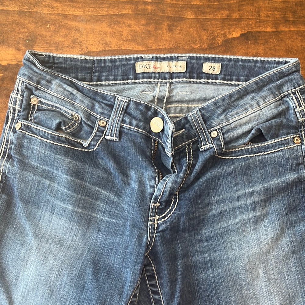 Size 28 BKE capri